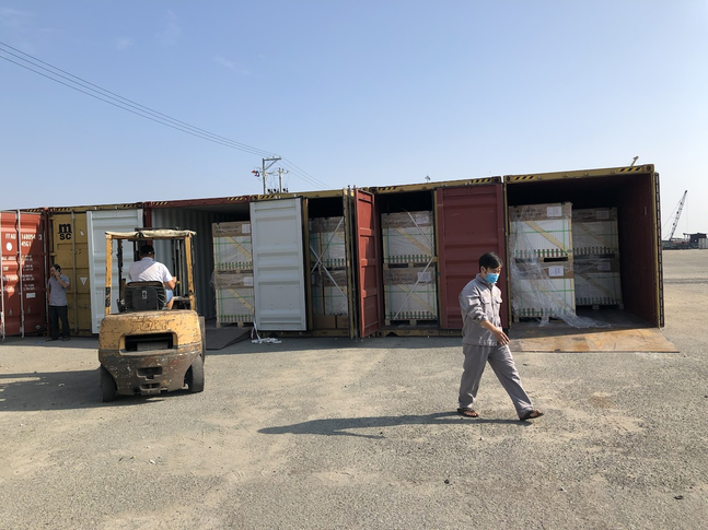 Tiếp nhận thiết bị từ container 3